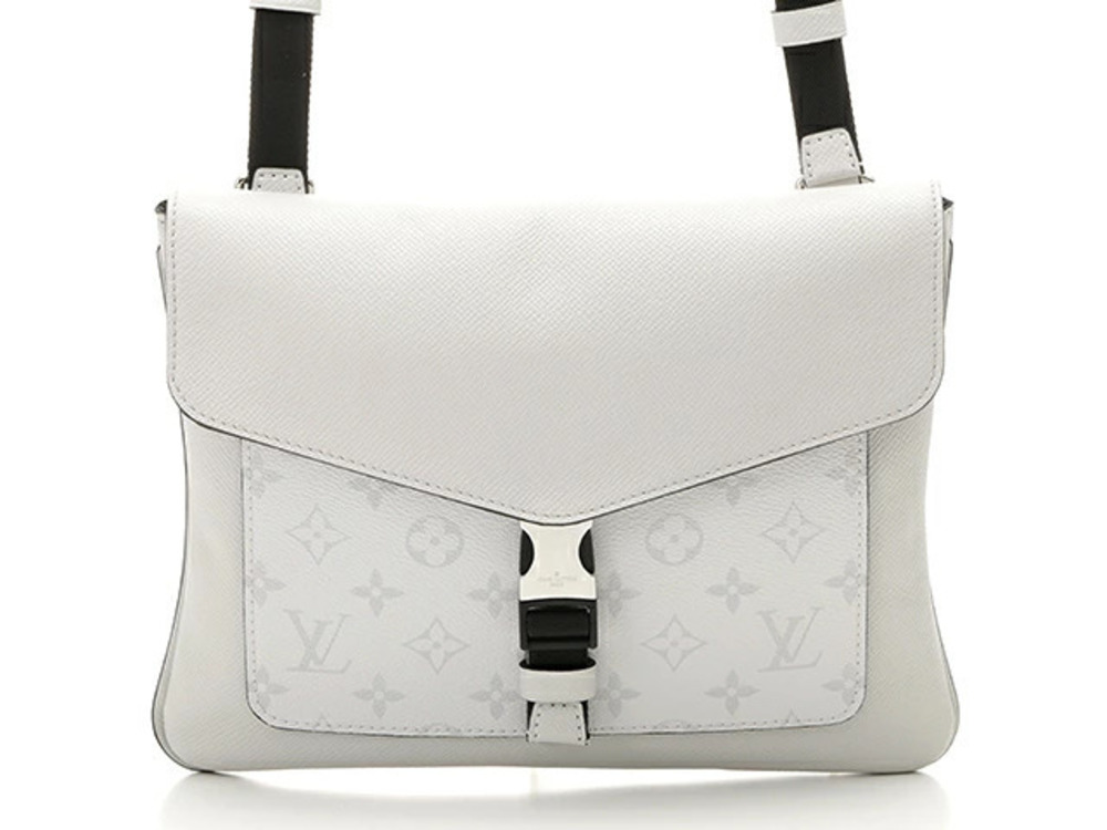 LOUIS VUITTON Bag Shoulder Flap Messenger Taigarama